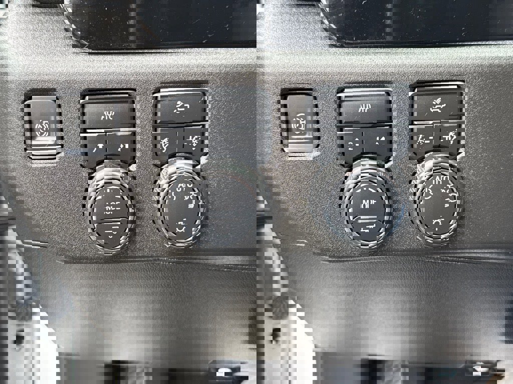 Used 2023 Chevrolet Silverado 1500 LT image 14