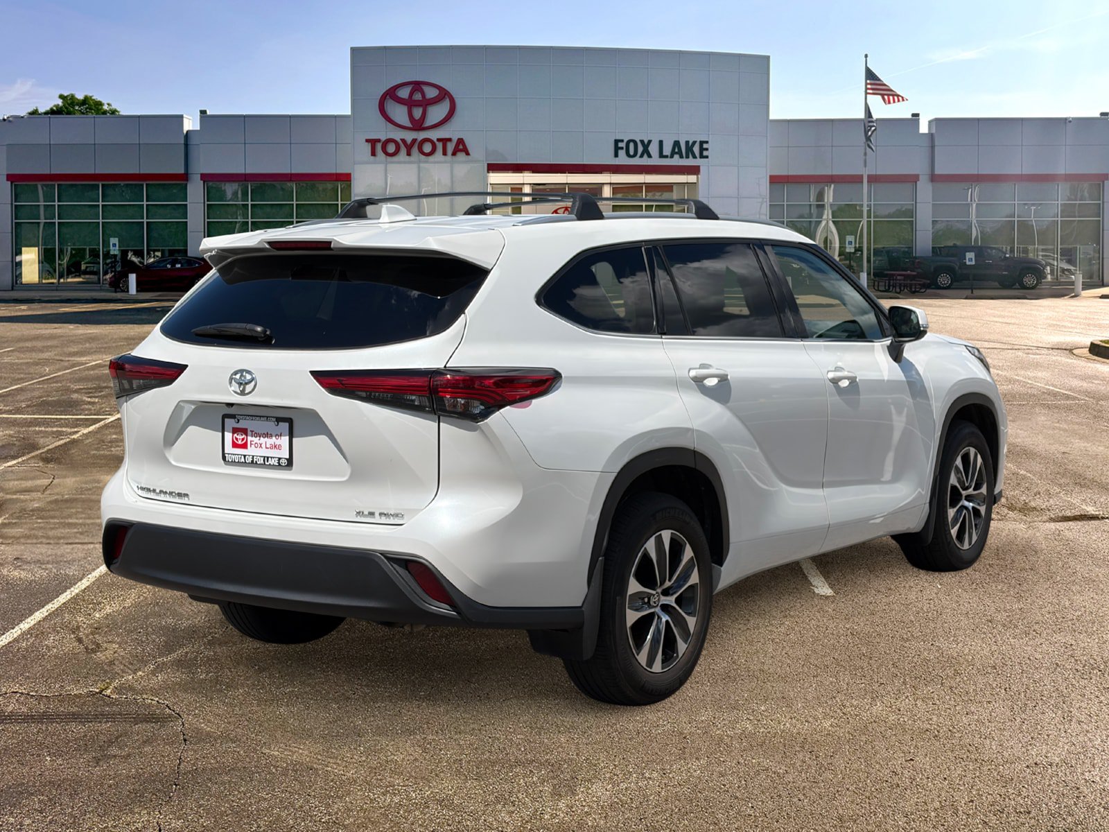 Used 2022 Toyota Highlander XLE AWD/4WD image 5