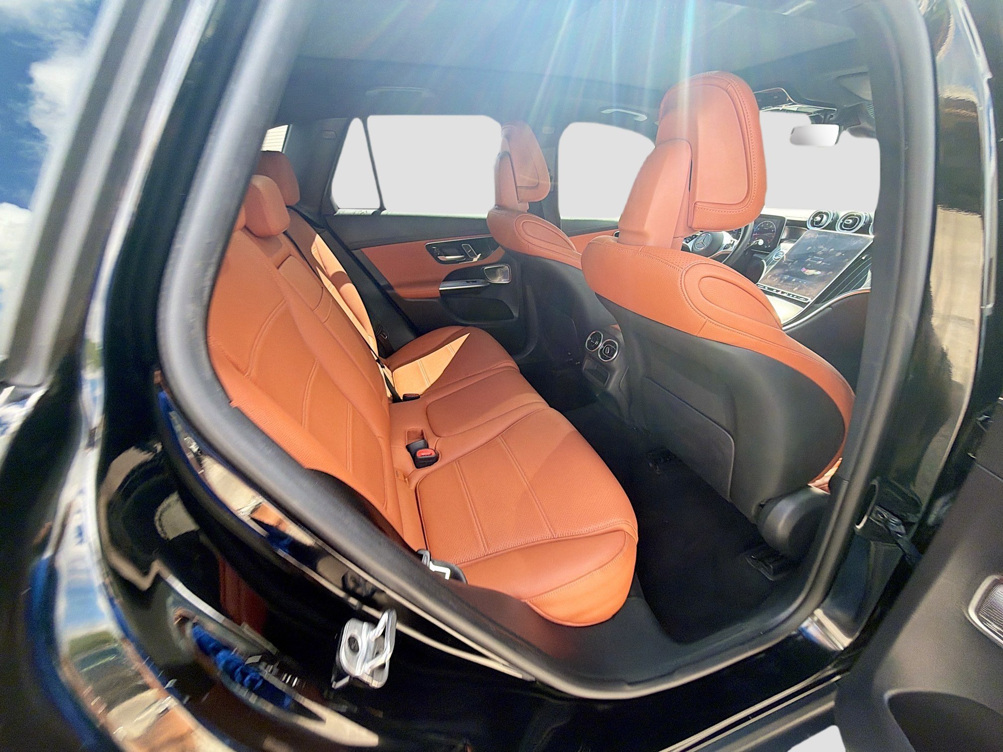 Used 2023 Mercedes-Benz GLC 300 w/ Exclusive Trim Package image 27