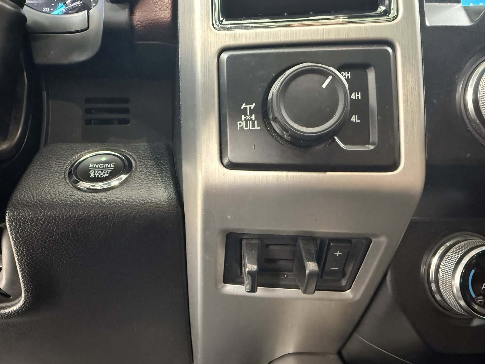 Used 2019 Ford F250 Platinum w/ Platinum Ultimate Package image 16