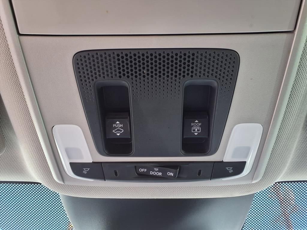 Used 2024 Honda Pilot Touring image 24