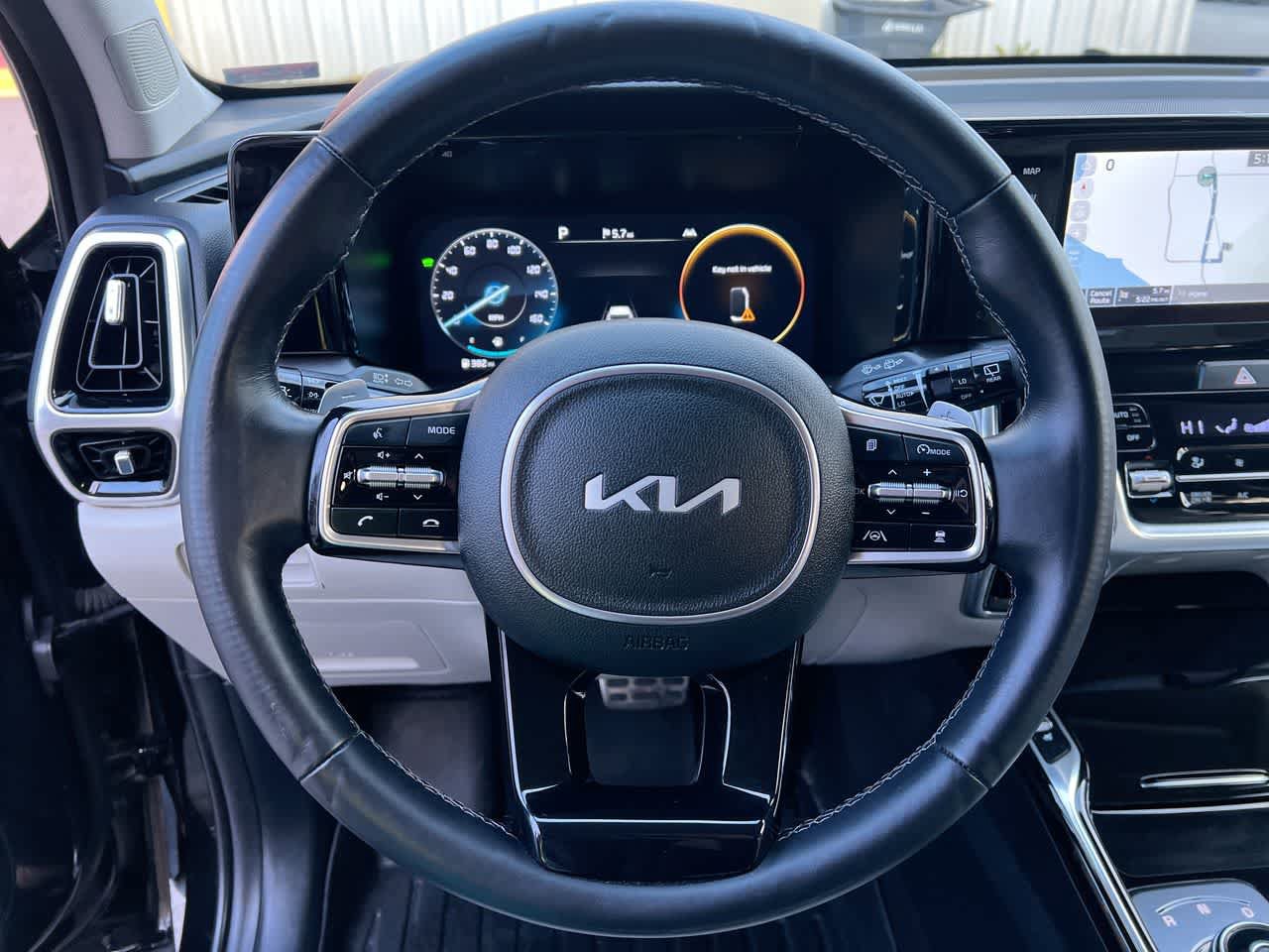 Used 2023 Kia Sorento SX Prestige w/ Panoramic Sunroof Package AWD/4WD image 14