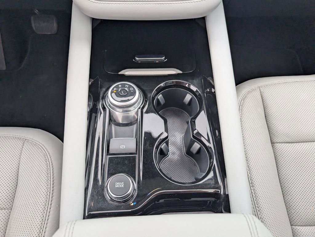 Used 2025 Ford Explorer Platinum w/ Ultimate Package image 24