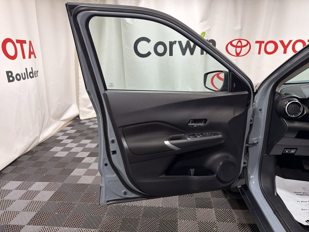 Used 2023 Nissan Kicks SV FWD image 19