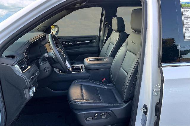 Used 2021 GMC Yukon Denali w/ Denali Premium Package image 21