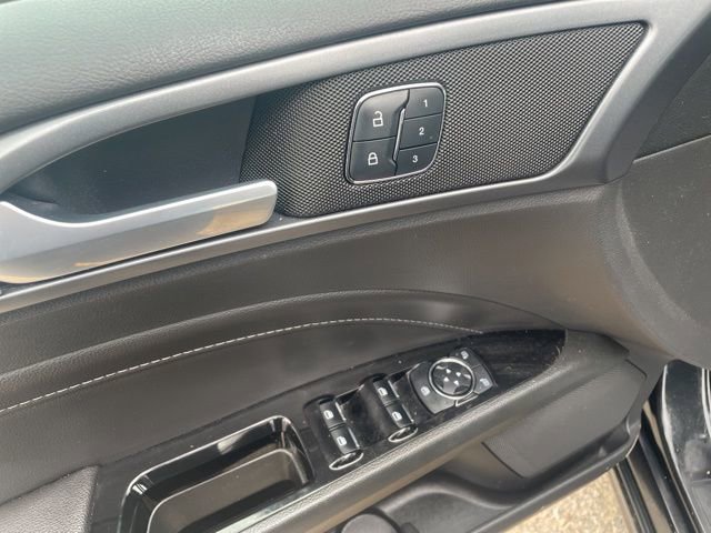 Used 2014 Ford Fusion Titanium image 17