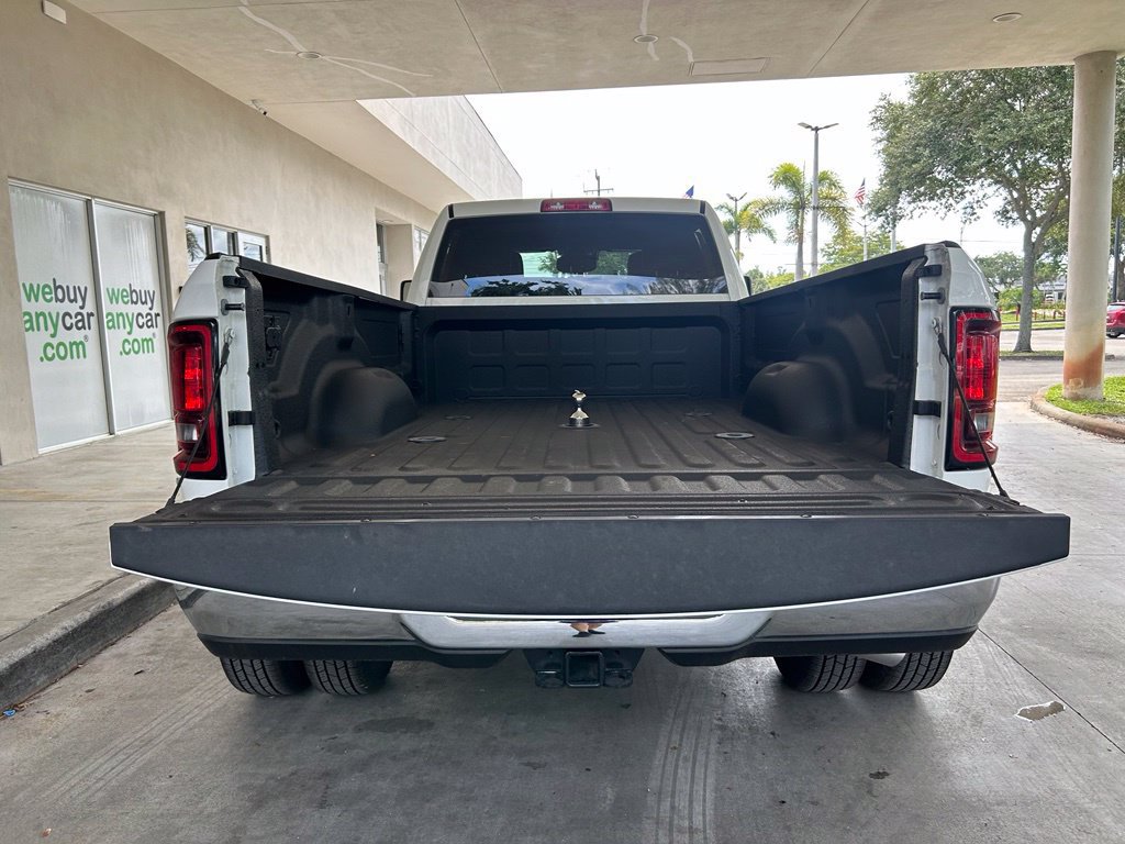 Used 2026 RAM 3500 Tradesman w/ Chrome Appearance Group A AWD/4WD image 32