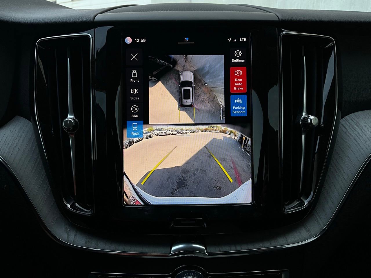 Used 2025 Volvo XC60 B5 Plus w/ Protection Package Premier image 33