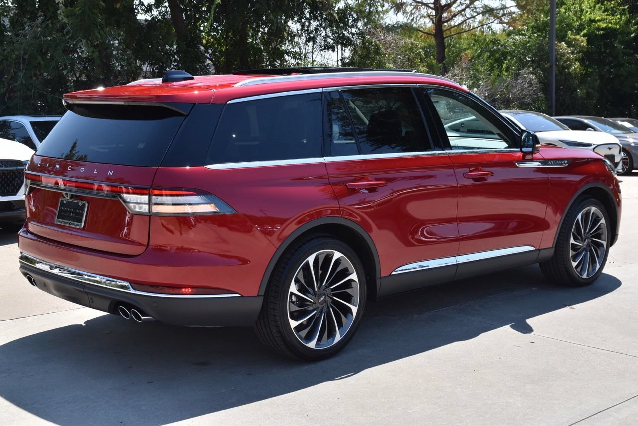Certified 2026 Lincoln Aviator Reserve AWD/4WD image 7