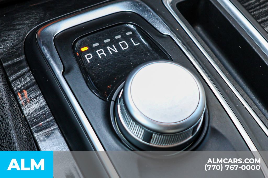 Used 2017 Chrysler 300 Limited RWD image 41