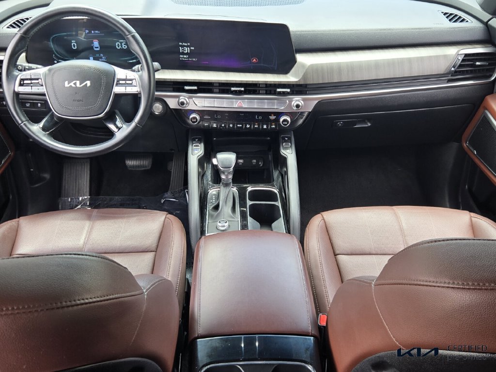 Certified 2024 Kia Telluride EX w/ EX Captain's Chair Package FWD image 13