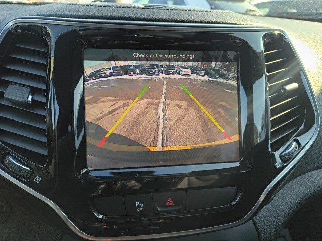 Used 2019 Jeep Cherokee Limited image 23