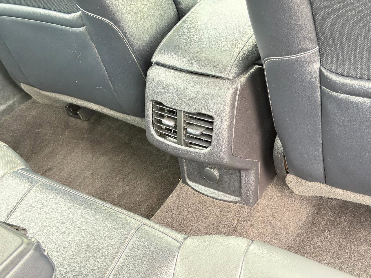 Used 2019 Ford Fusion Energi Titanium FWD image 38