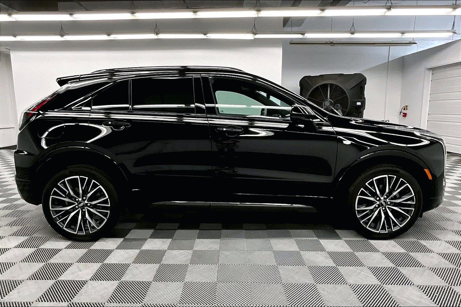 Used 2025 Cadillac XT4 Sport AWD/4WD image 15