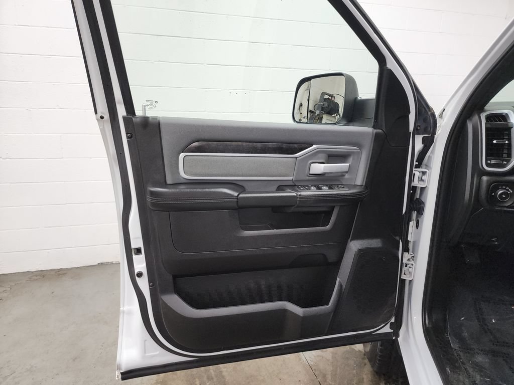 Used 2022 RAM 2500 Big Horn w/ Snow Chief Group AWD/4WD image 9