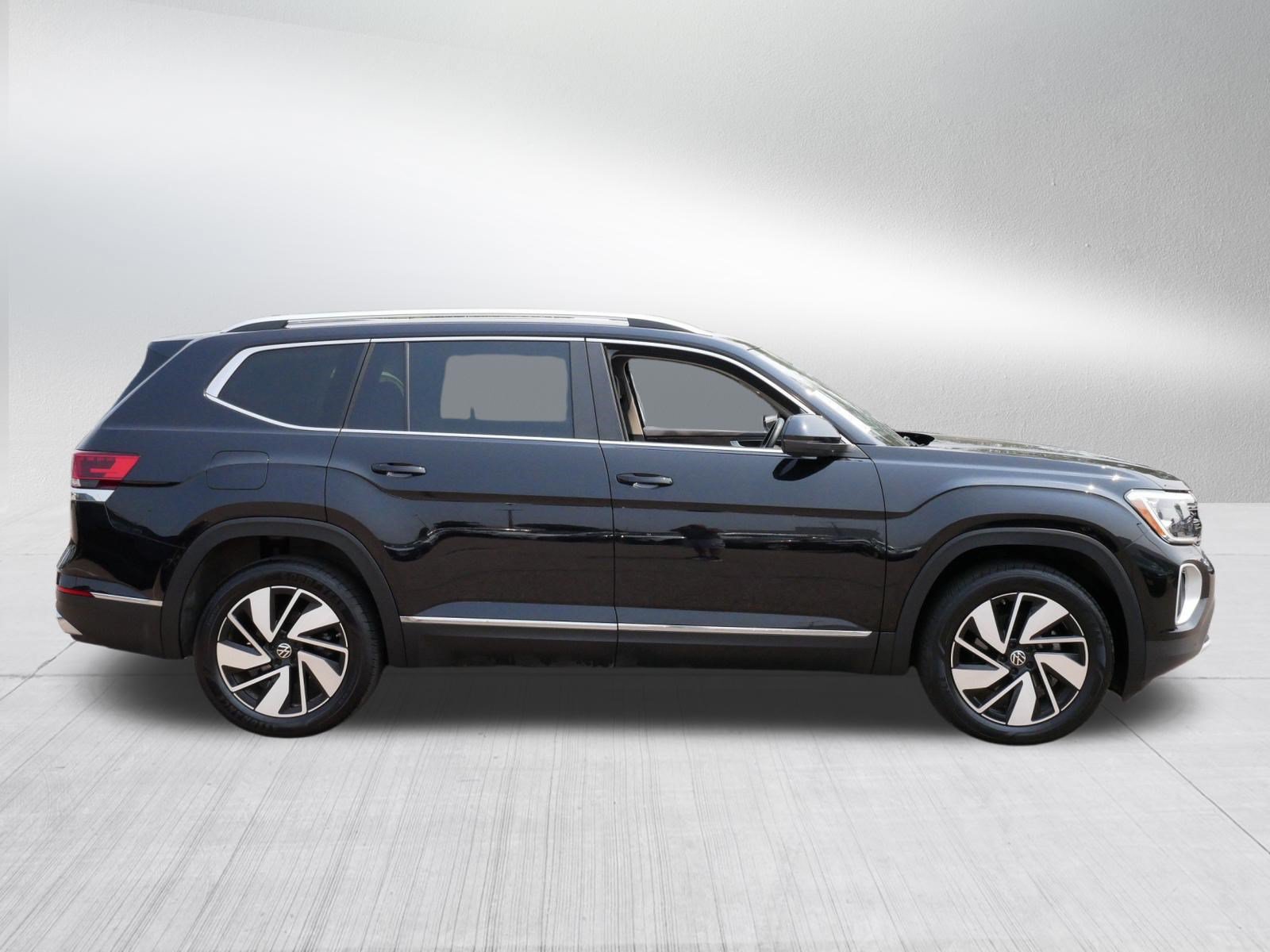 Used 2024 Volkswagen Atlas SEL AWD/4WD image 8