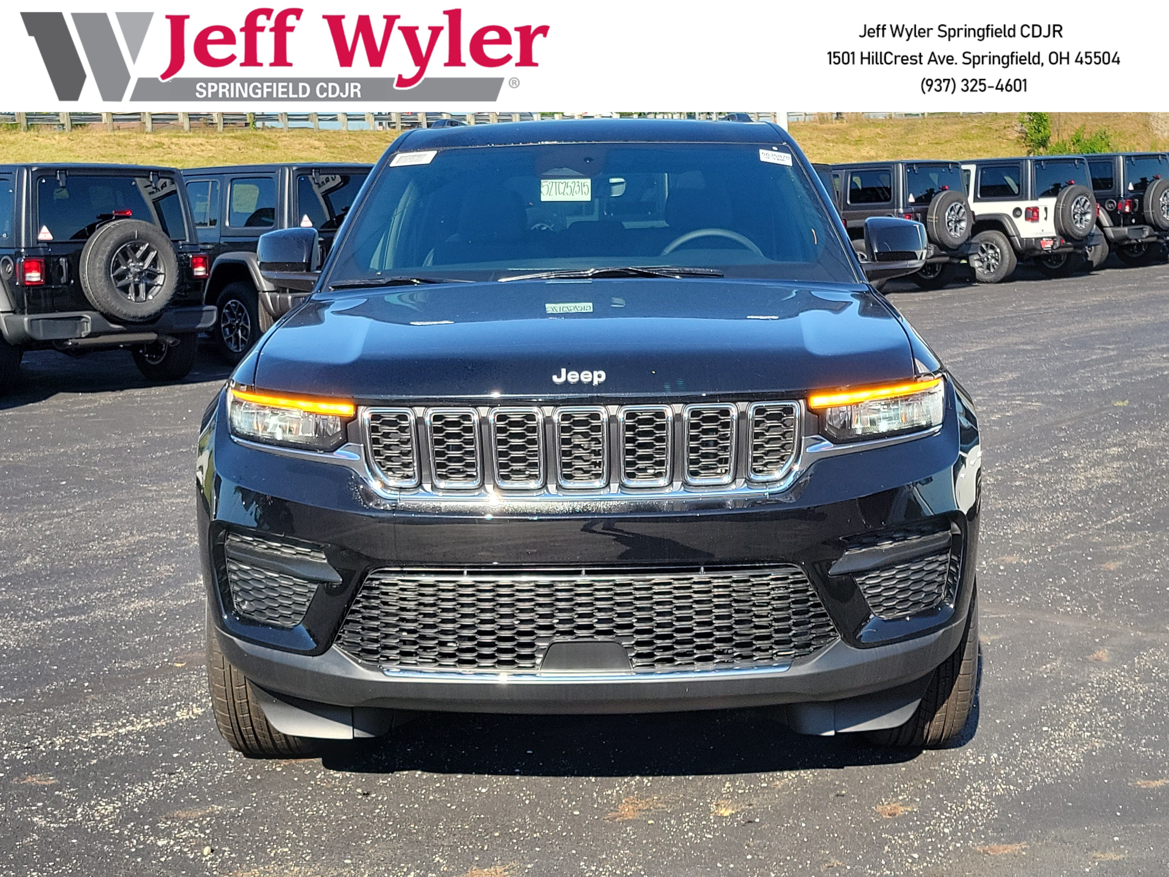 New 2026 Jeep Grand Cherokee Laredo X AWD/4WD image 2