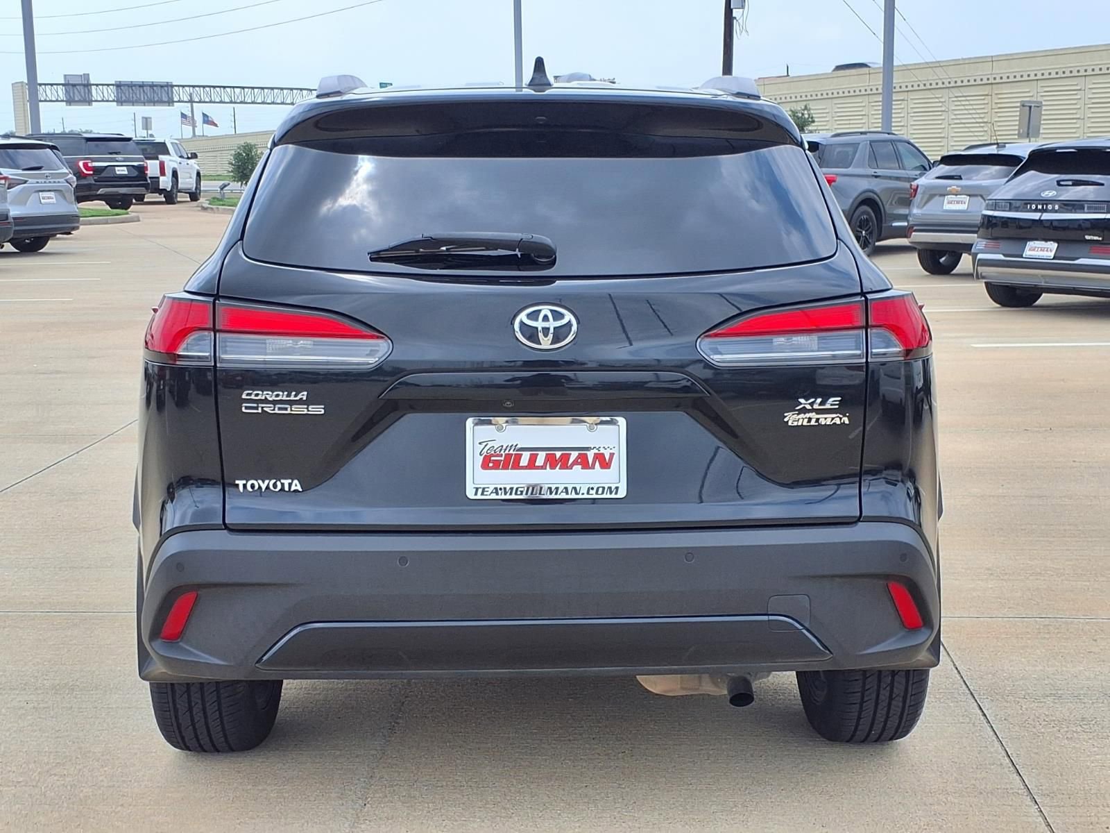 Used 2022 Toyota Corolla Cross XLE w/ Convenience Package FWD image 6
