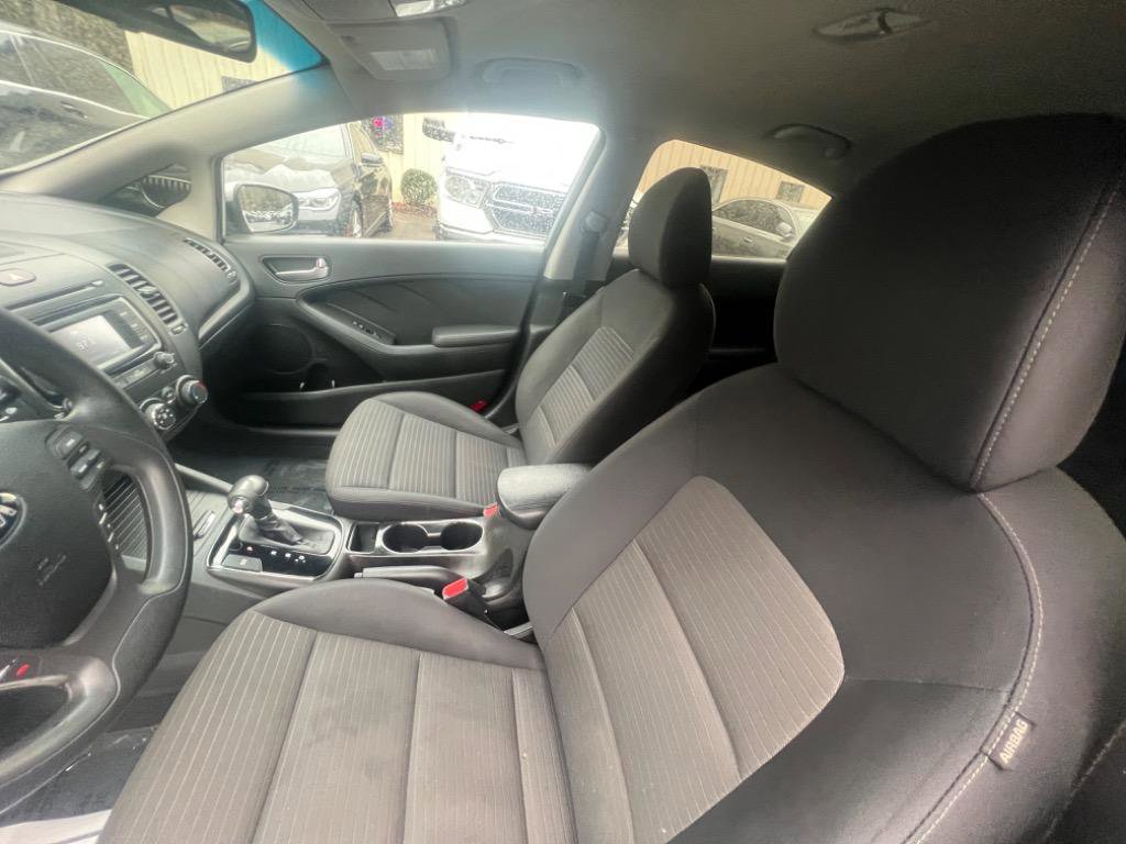 Used 2017 Kia Forte LX w/ LX Popular Package image 10