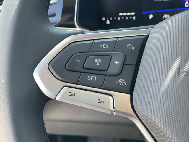 New 2027 Volkswagen Jetta SE FWD image 9