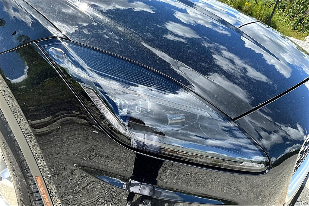 Used 2022 Jaguar E-PACE SE image 28