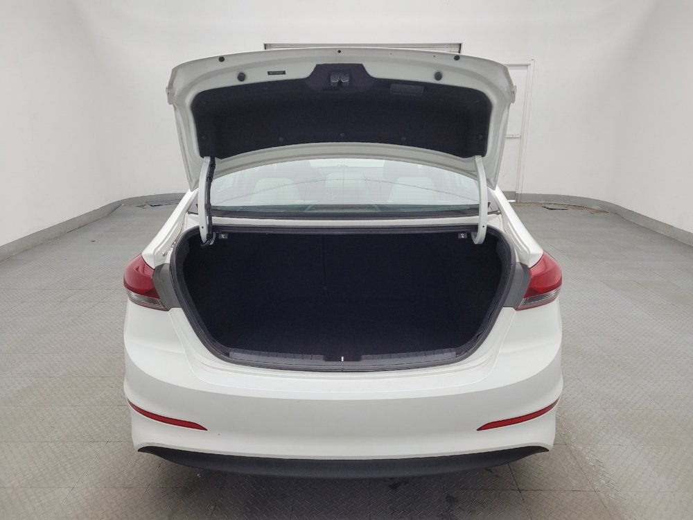 Used 2017 Hyundai Elantra SE image 29