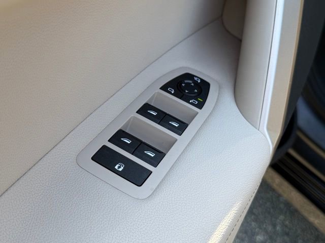 Used 2026 BMW iX xDrive45 w/ Premium Package image 19