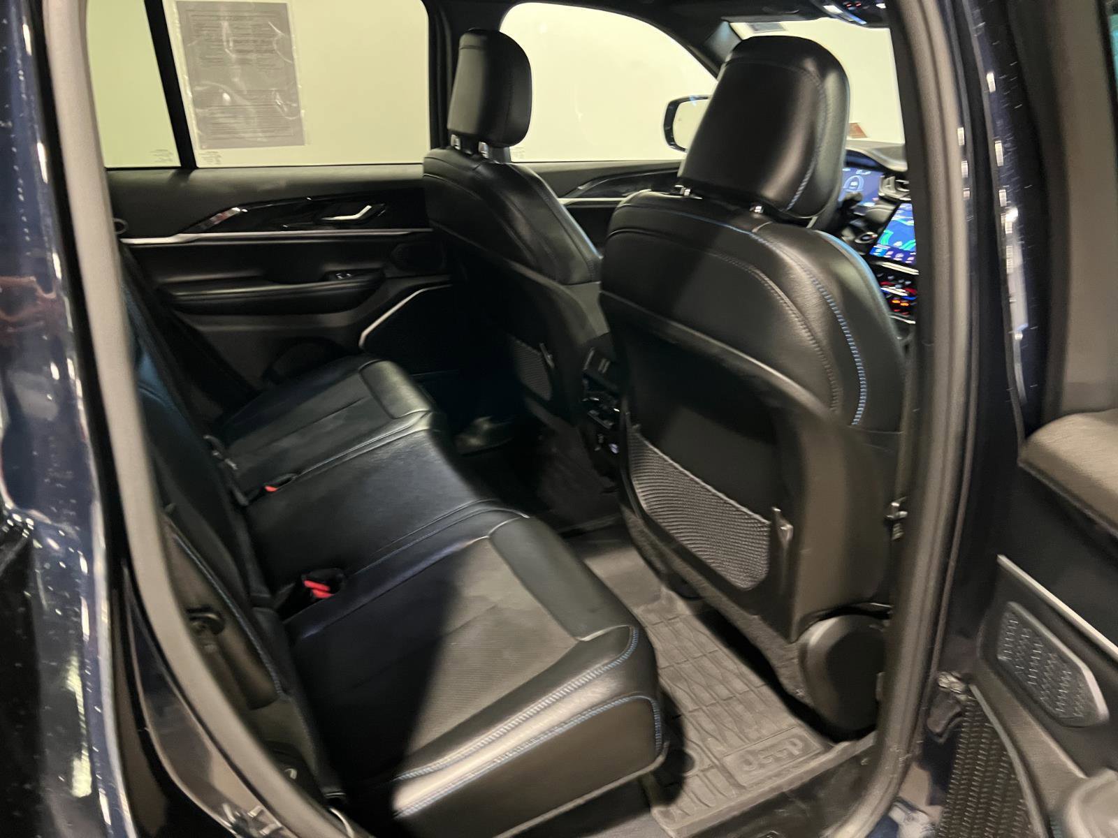 Used 2024 Jeep Grand Cherokee Trailhawk image 36