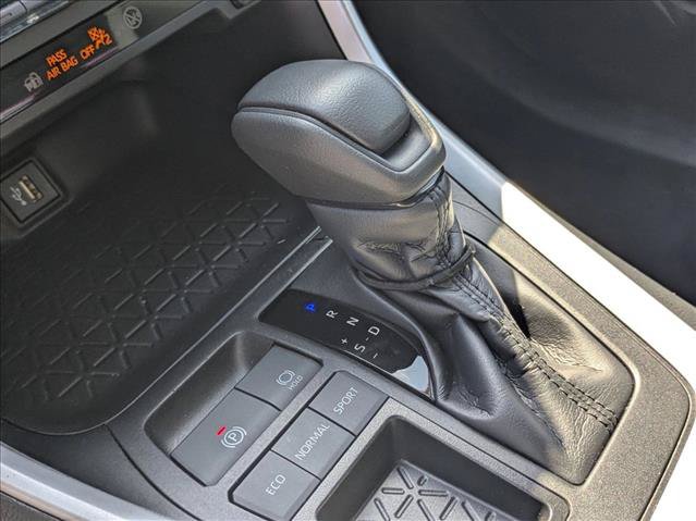 Used 2024 Toyota RAV4 XLE w/ Convenience Package FWD image 11