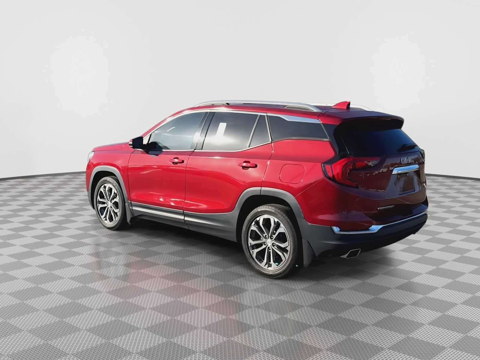 Used 2019 GMC Terrain SLT w/ LPO, Floor Liner Package image 6