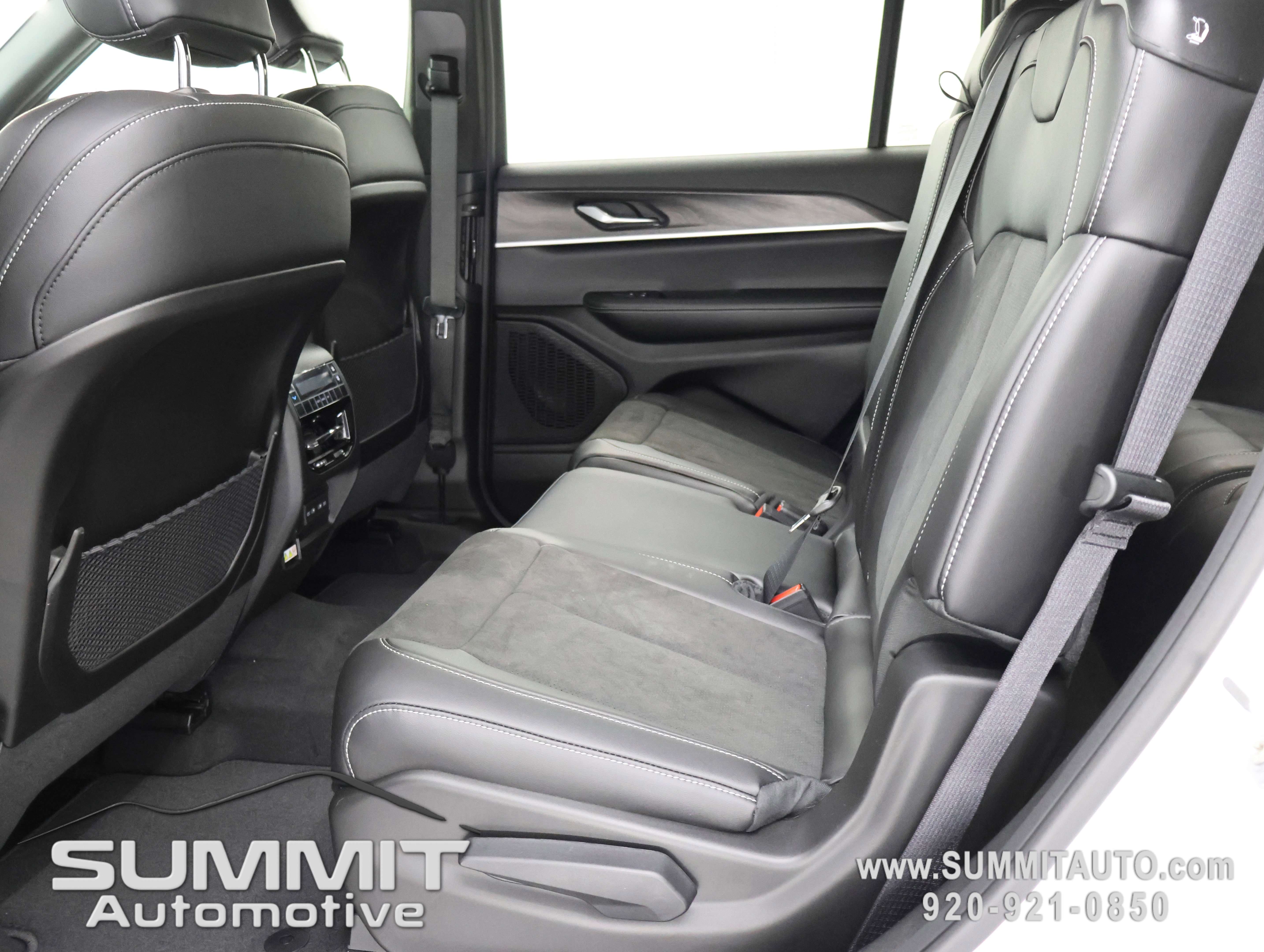 New 2026 Jeep Grand Cherokee L Laredo Altitude image 9