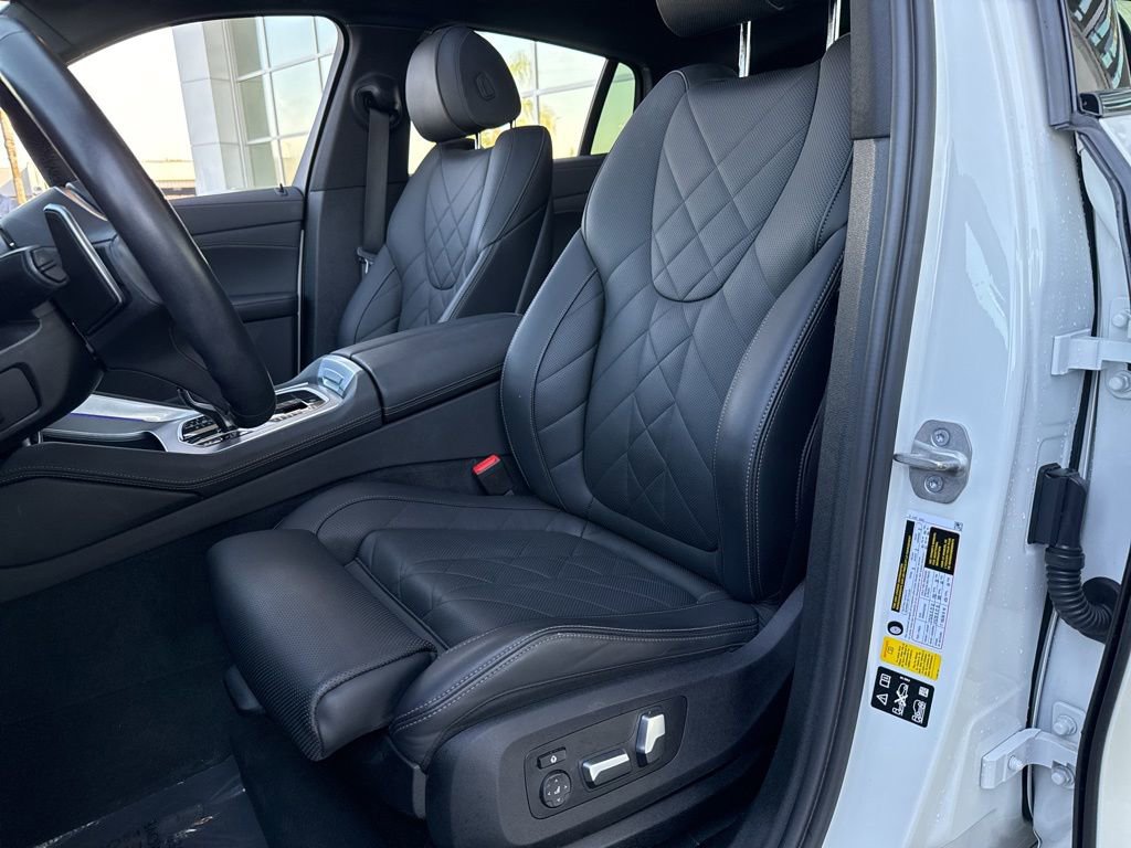 Used 2023 BMW X6 xDrive40i w/ M Sport Package image 11