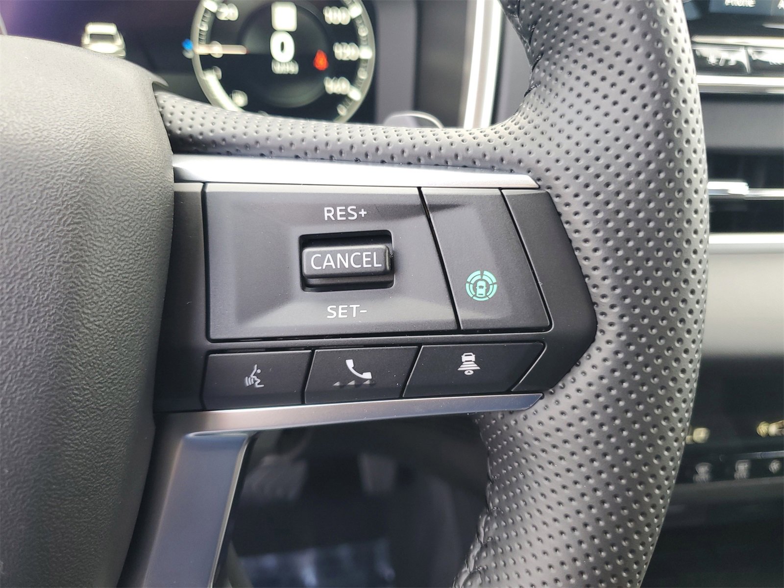 New 2025 Mitsubishi Outlander SE image 13
