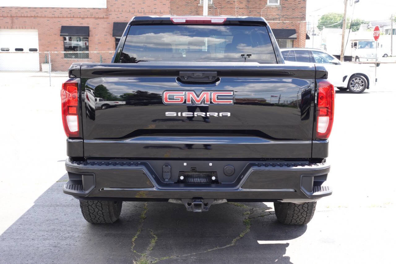 Used 2023 GMC Sierra 1500 Pro w/ Graphite Edition AWD/4WD image 9