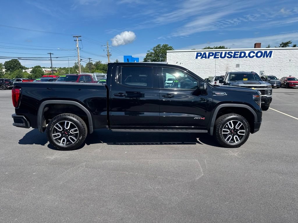 Used 2022 GMC Sierra 1500 AT4 w/ AT4 Premium Package AWD/4WD image 3