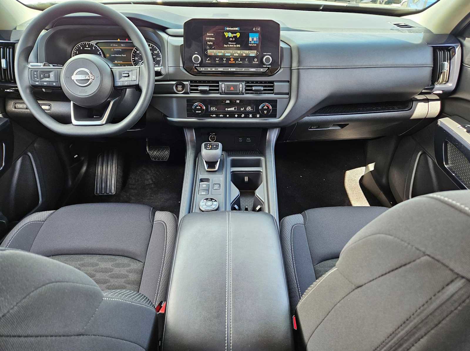 Used 2025 Nissan Pathfinder S image 13