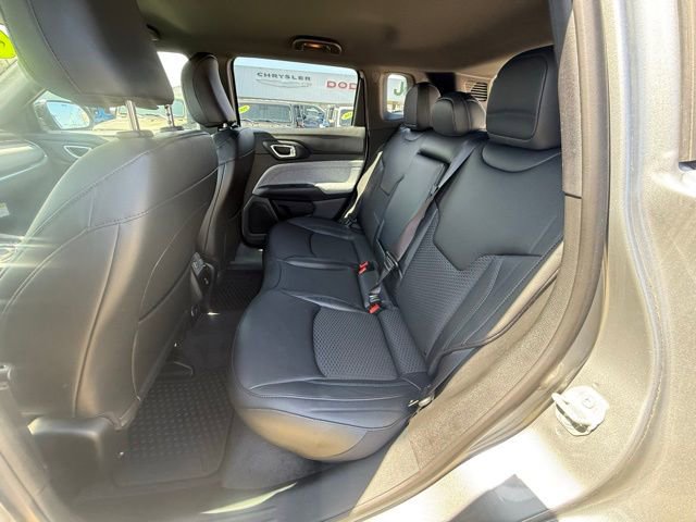 Used 2024 Jeep Compass Latitude w/ Convenience Group image 10