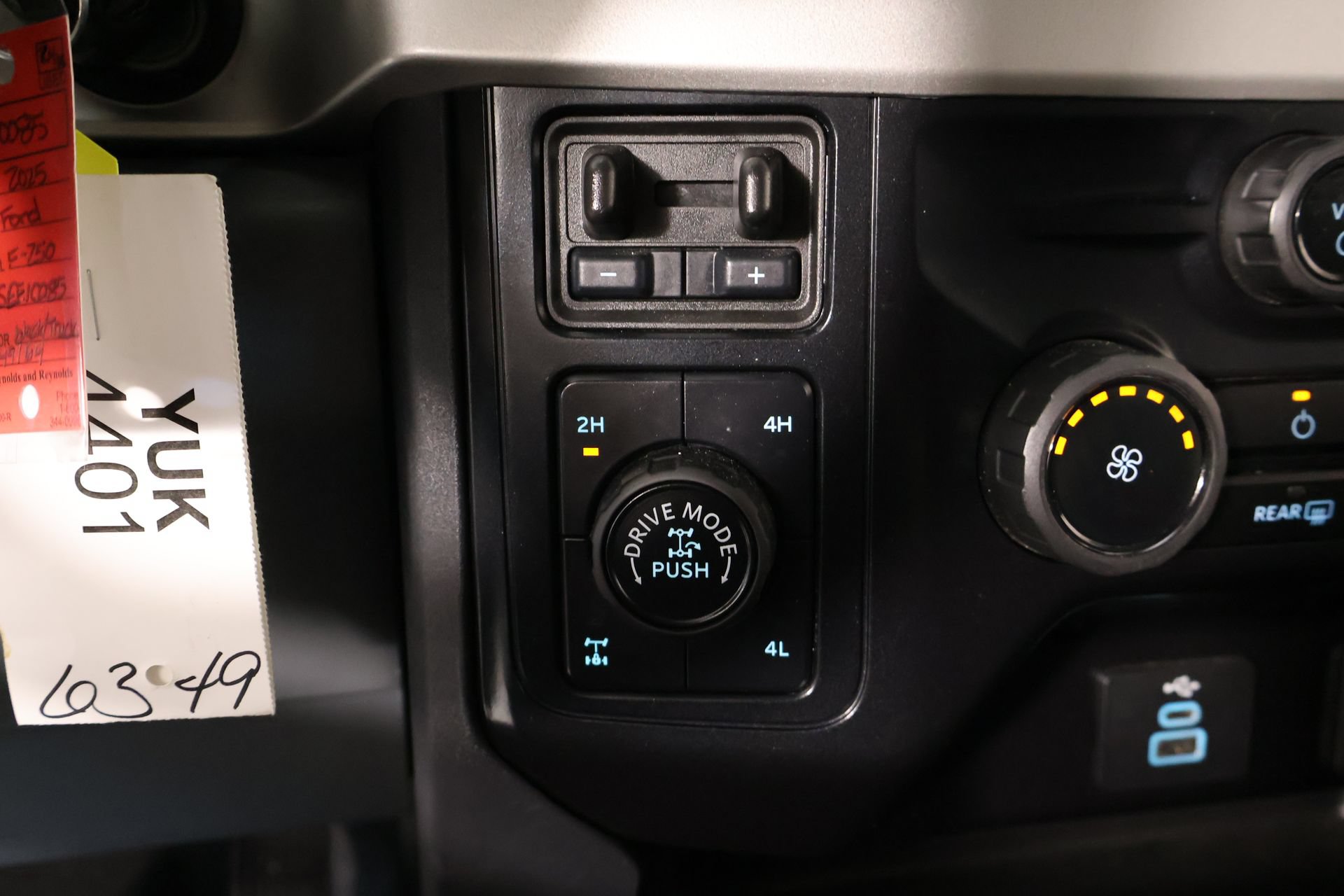 Used 2025 Ford F250 XLT w/ Tremor Off-Road Package AWD/4WD image 7