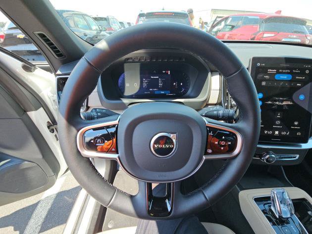 Used 2026 Volvo XC90 B6 Plus AWD/4WD image 14