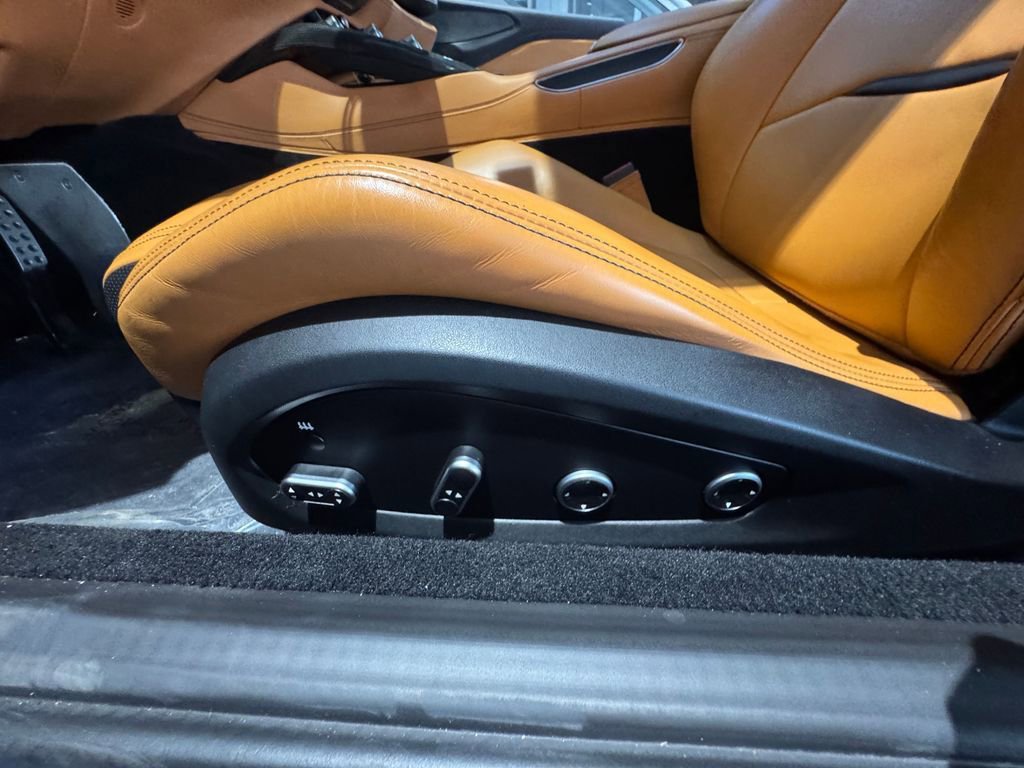 Used 2018 Ferrari GTC4Lusso T RWD image 40