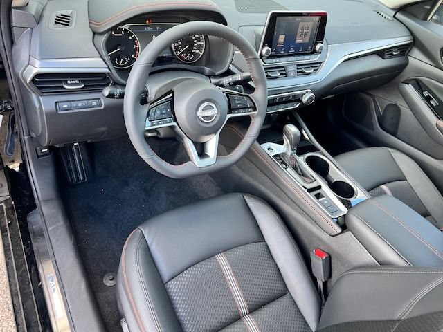 New 2025 Nissan Altima 2.5 SR AWD/4WD image 10