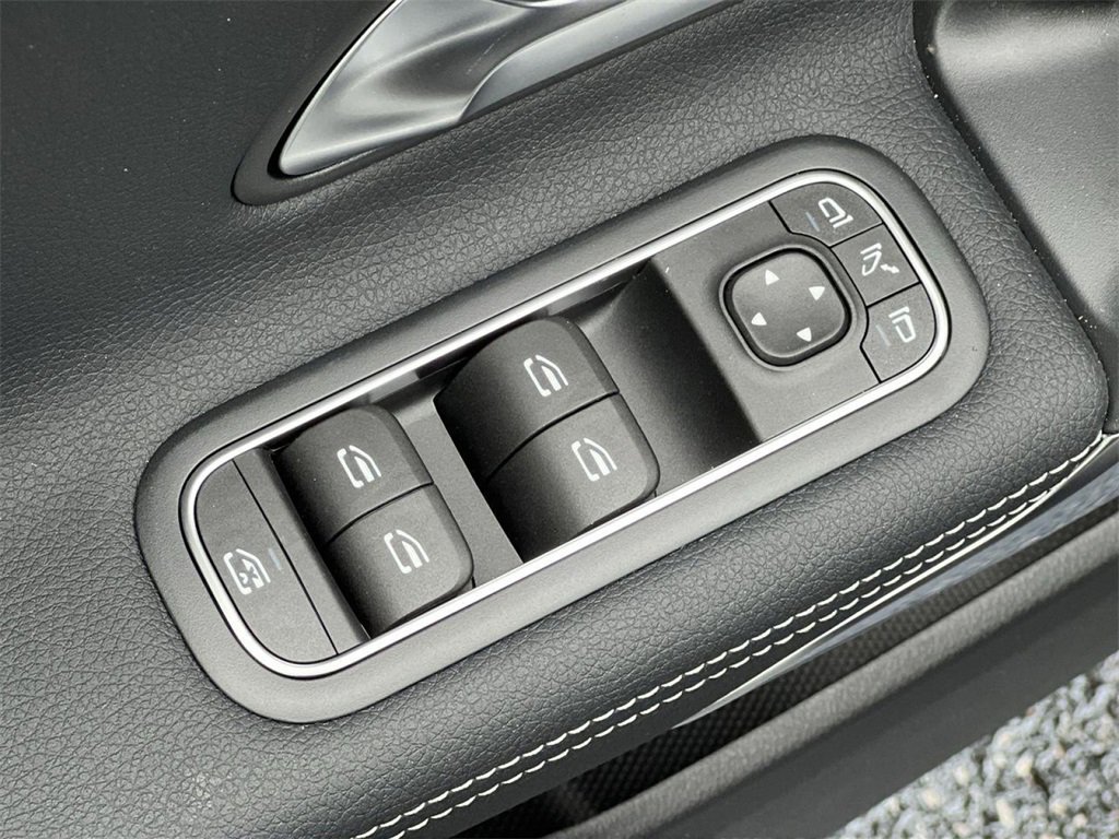 Certified 2025 Mercedes-Benz CLA 250 4MATIC image 13