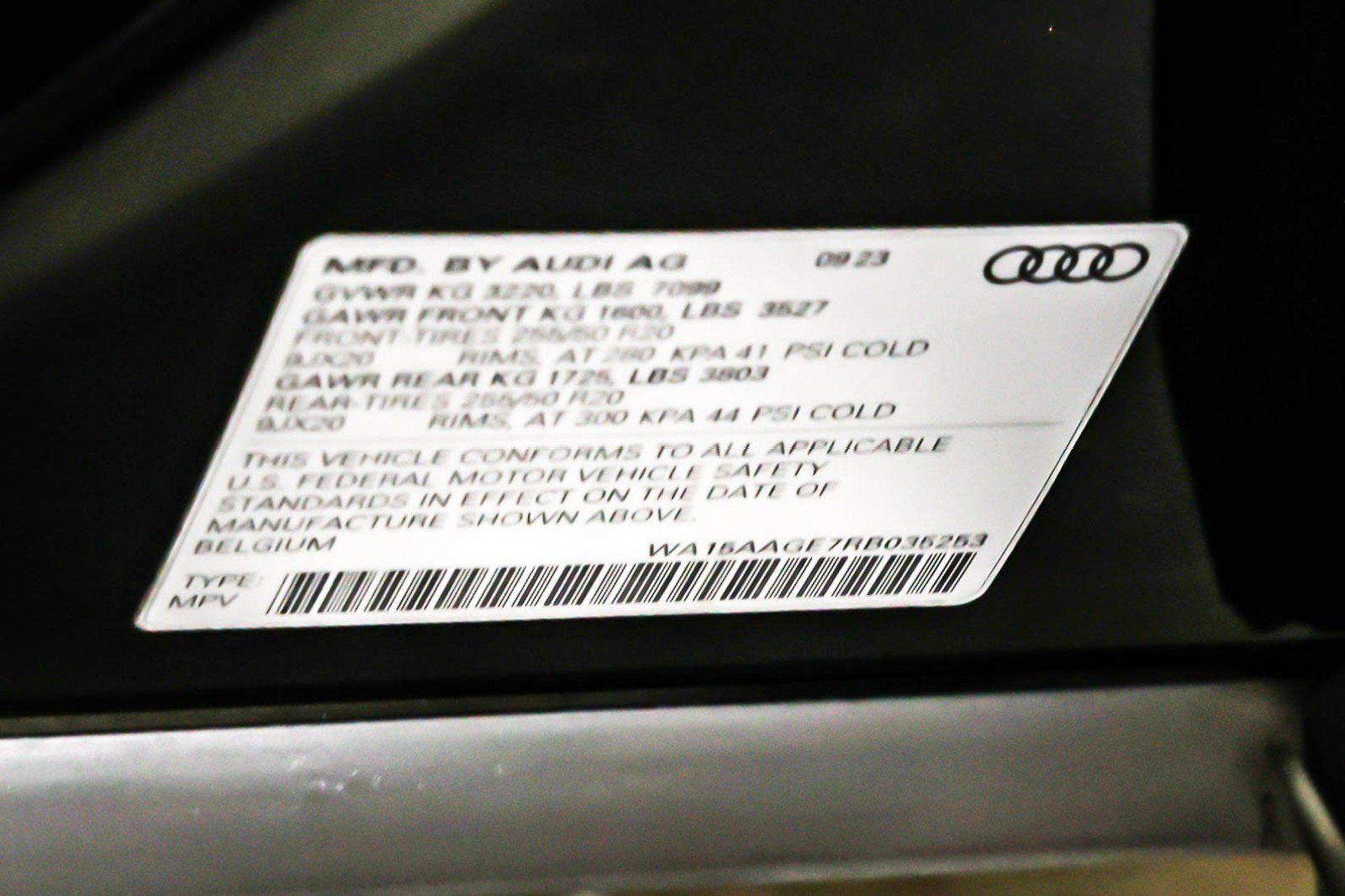 Used 2024 Audi Q8 e-tron Premium Plus image 25