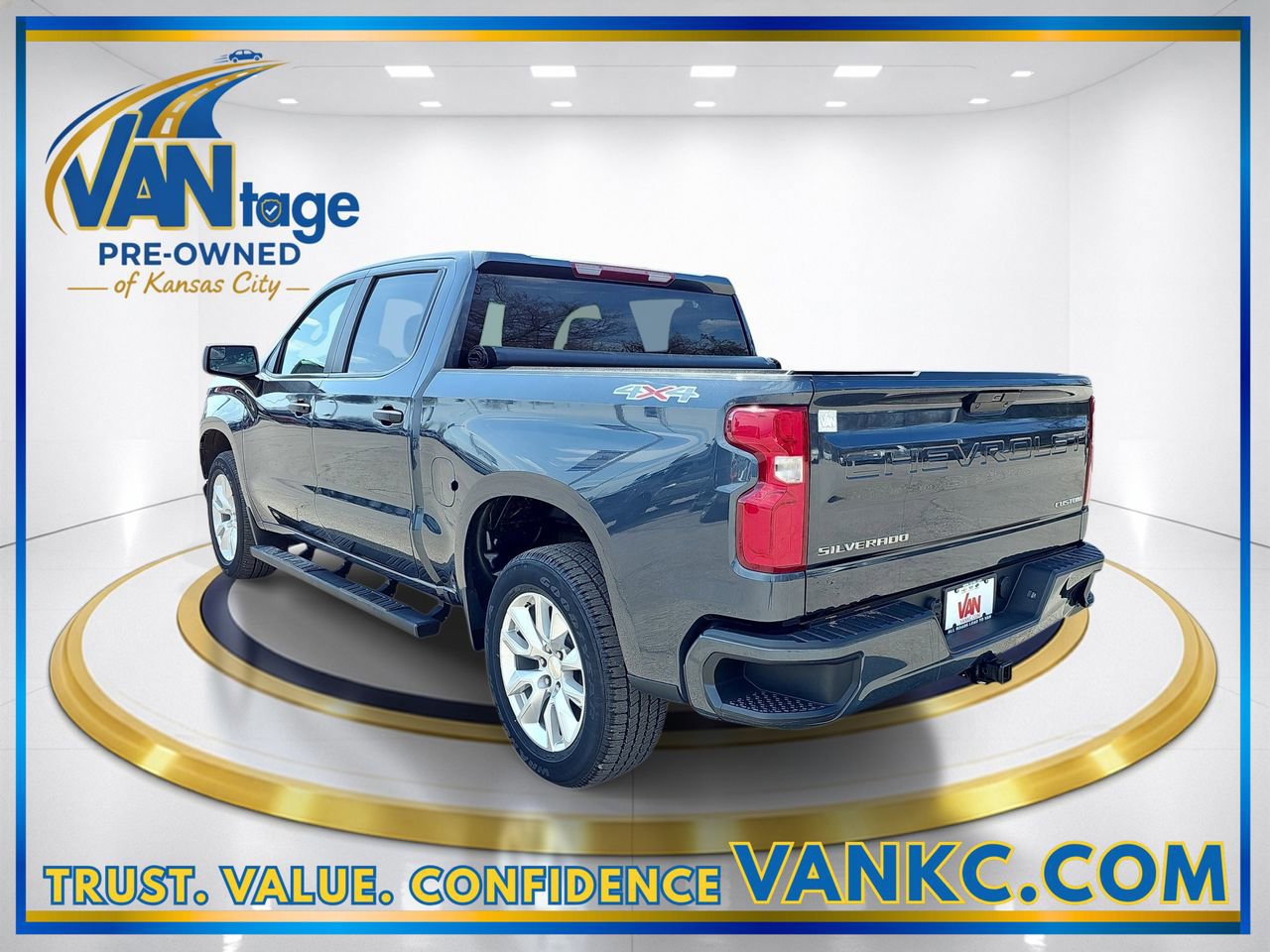 Used 2022 Chevrolet Silverado 1500 Custom w/ Safety Confidence Package AWD/4WD image 9