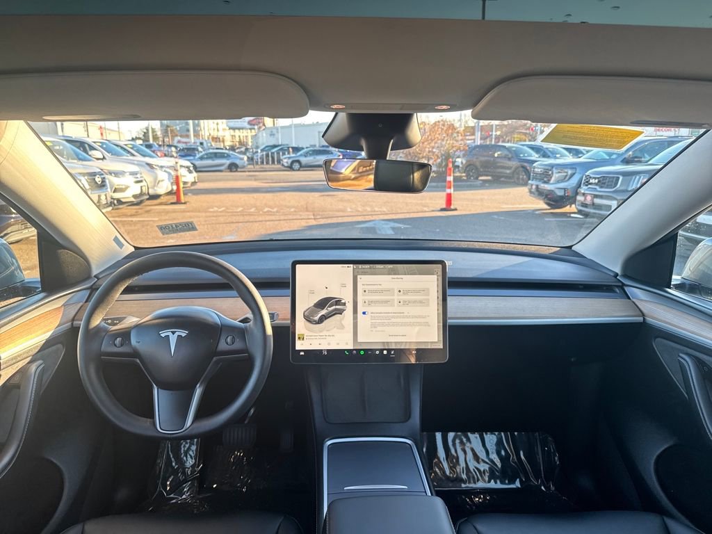 Used 2025 Tesla Model Y Long Range image 12