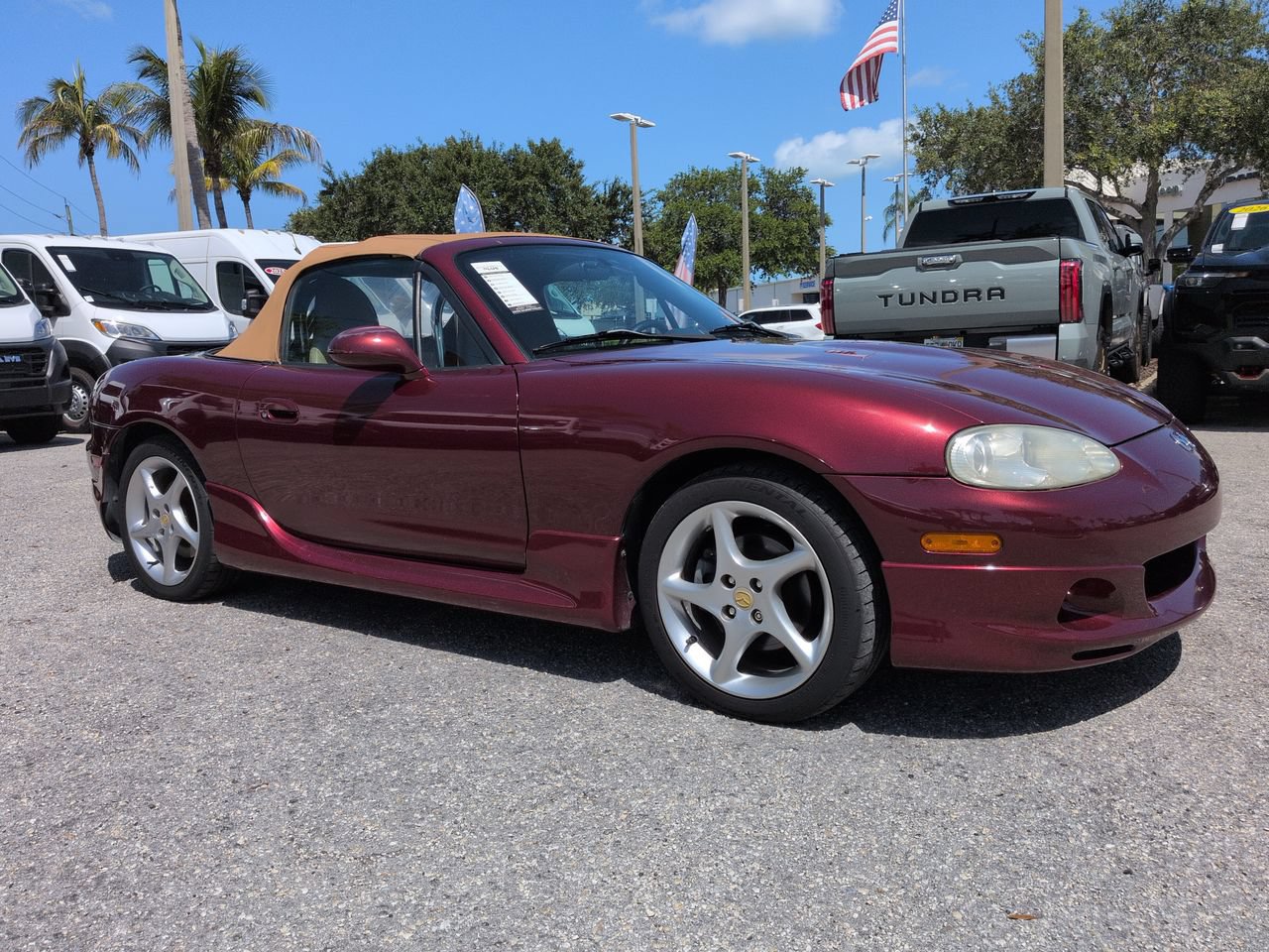 Used 2003 MAZDA MX-5 Miata RWD image 2
