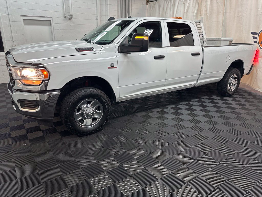 Used 2024 RAM 3500 Tradesman w/ Towing Technology Group AWD/4WD image 5