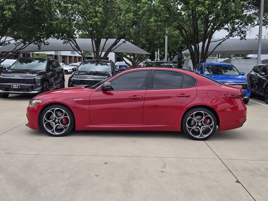 Used 2022 Alfa Romeo Giulia Veloce RWD image 12