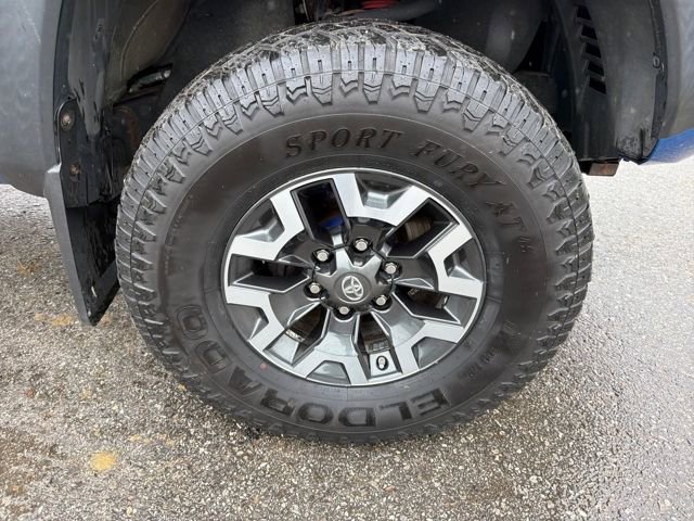 Used 2018 Toyota Tacoma TRD Off-Road AWD/4WD image 29