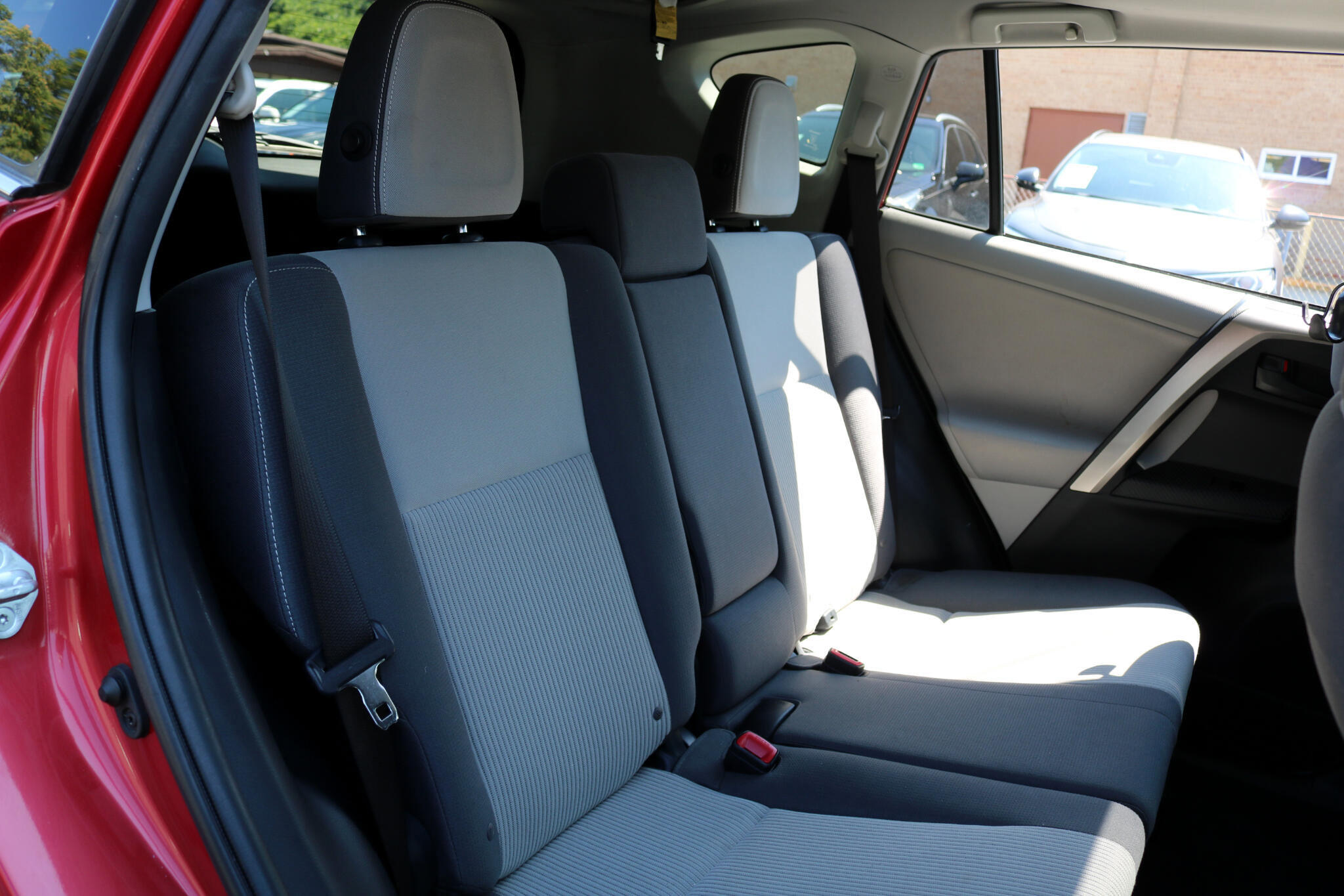 Used 2013 Toyota RAV4 XLE image 37